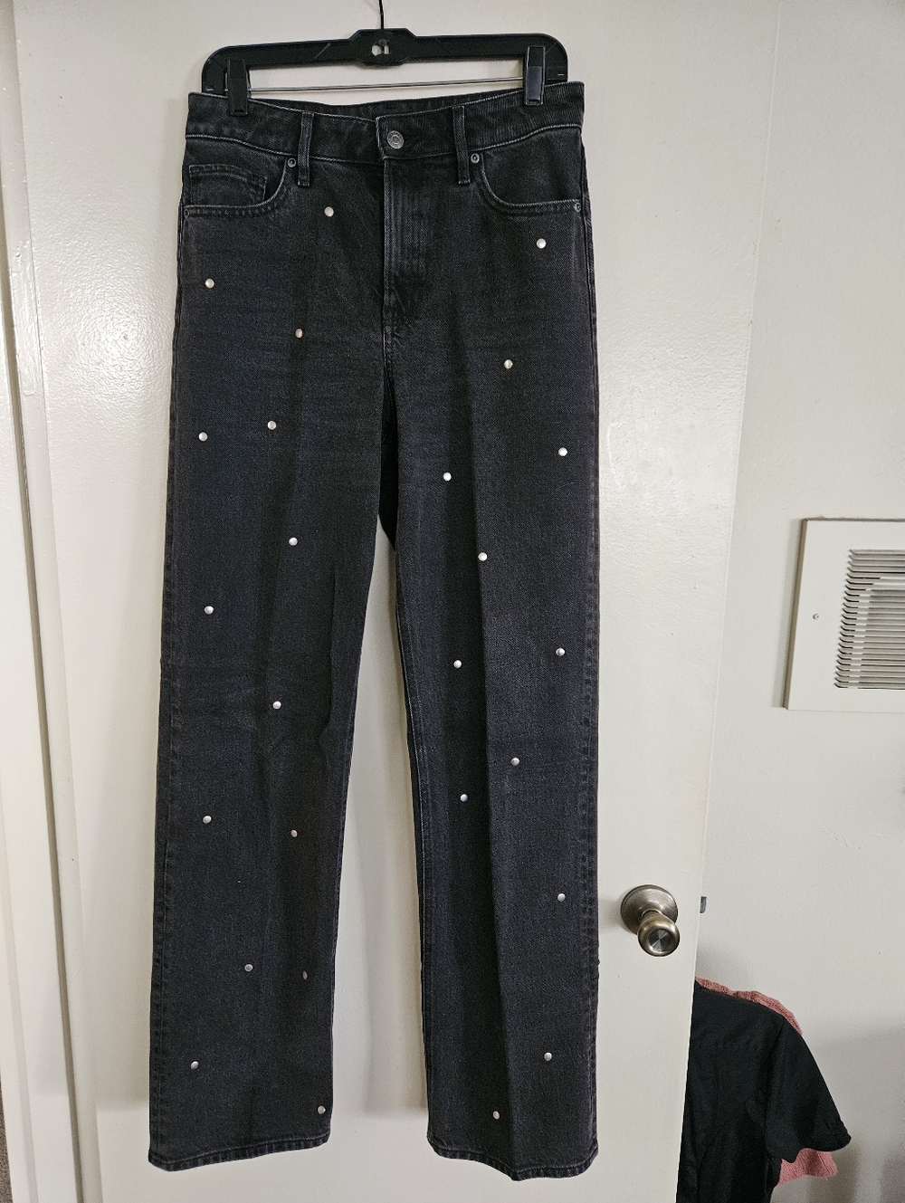 Express High Waisted Black Wash Silver Studded Relaxed Straight Jeans - Size 4L - Picture 8 of 10
